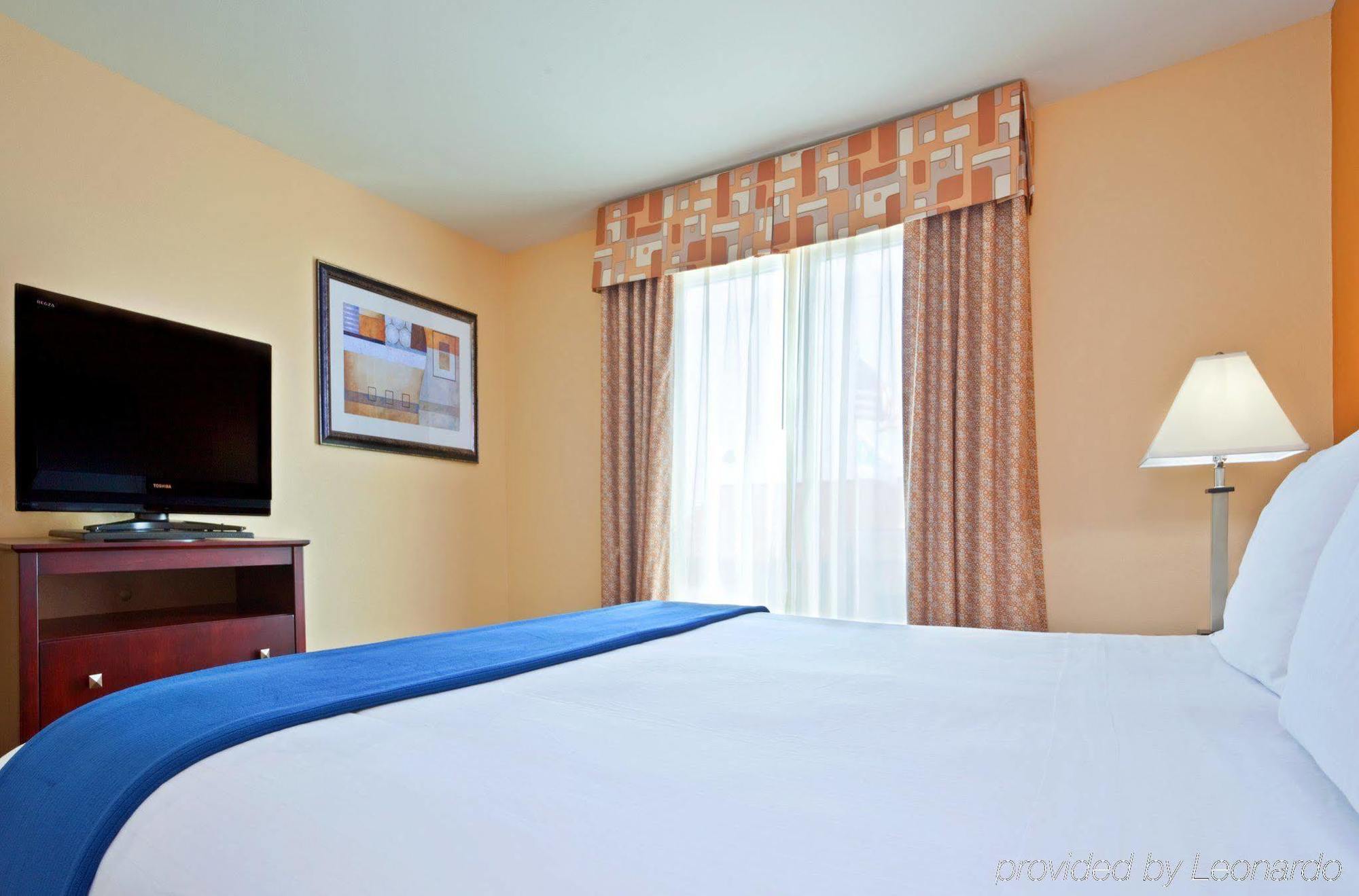 Holiday Inn Express Hotel & Suites Cincinnati - Mason, An Ihg Hotel 部屋 写真